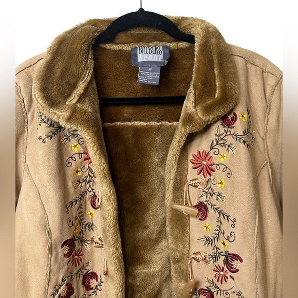 Womens Bill Blass Sport Embroidered Floral Sherpa Style Coat Size M - Picture 3 of 4